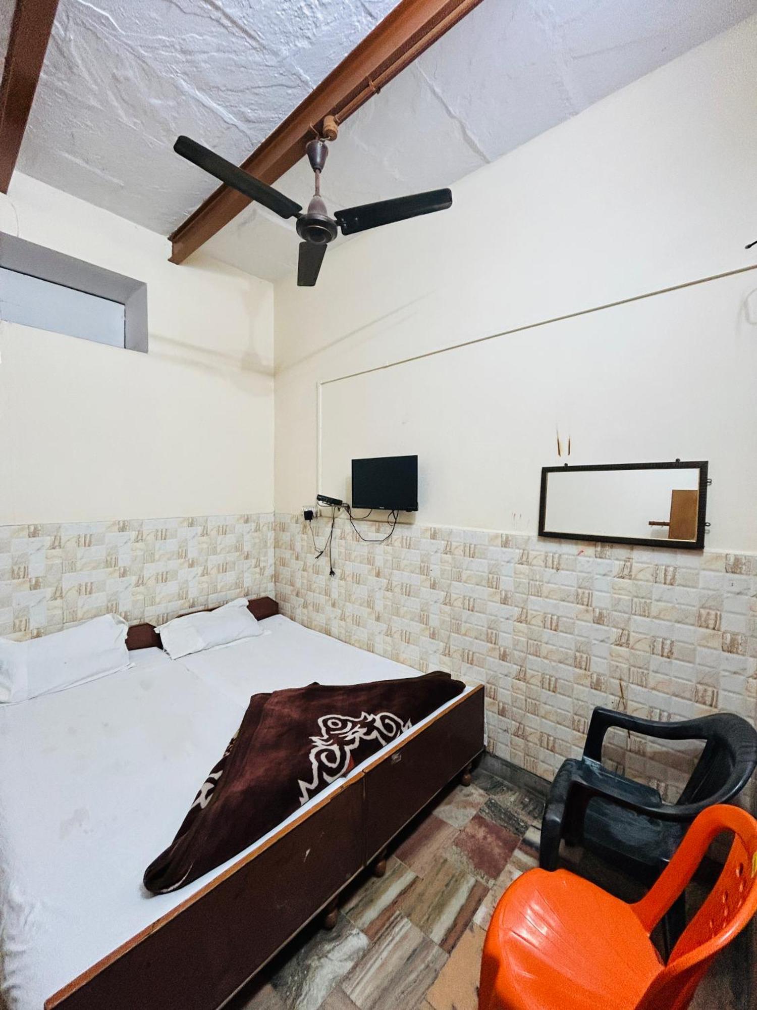 Satsang Lodge Varanasi Exterior photo