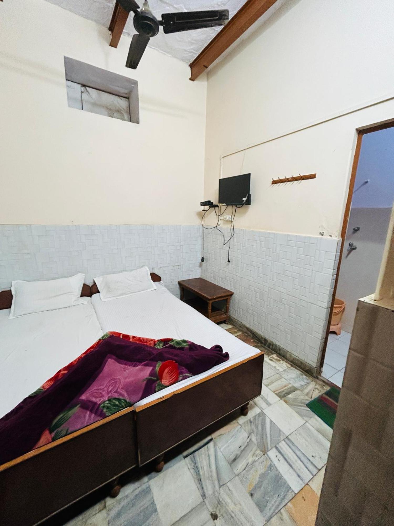 Satsang Lodge Varanasi Exterior photo