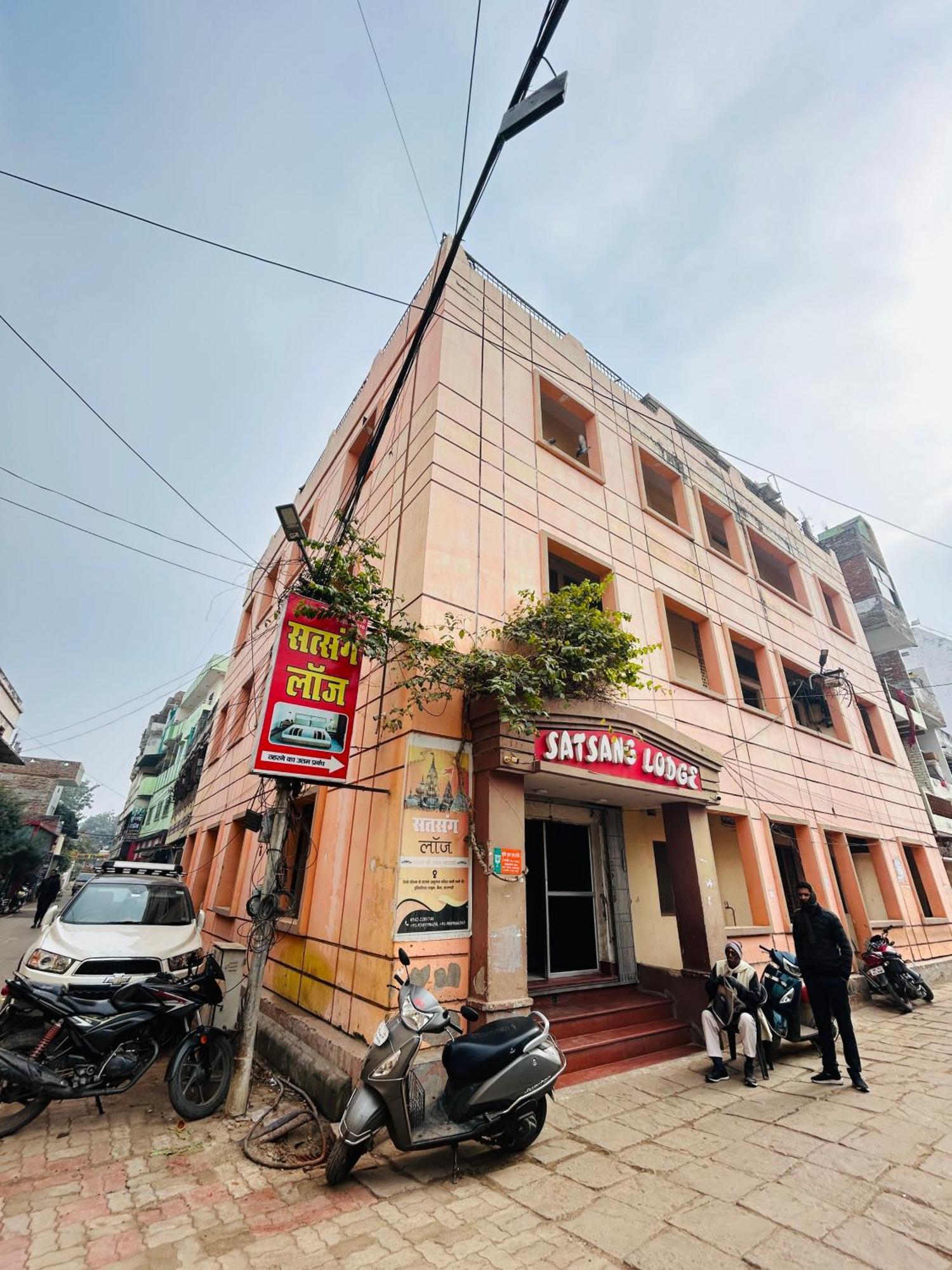 Satsang Lodge Varanasi Exterior photo