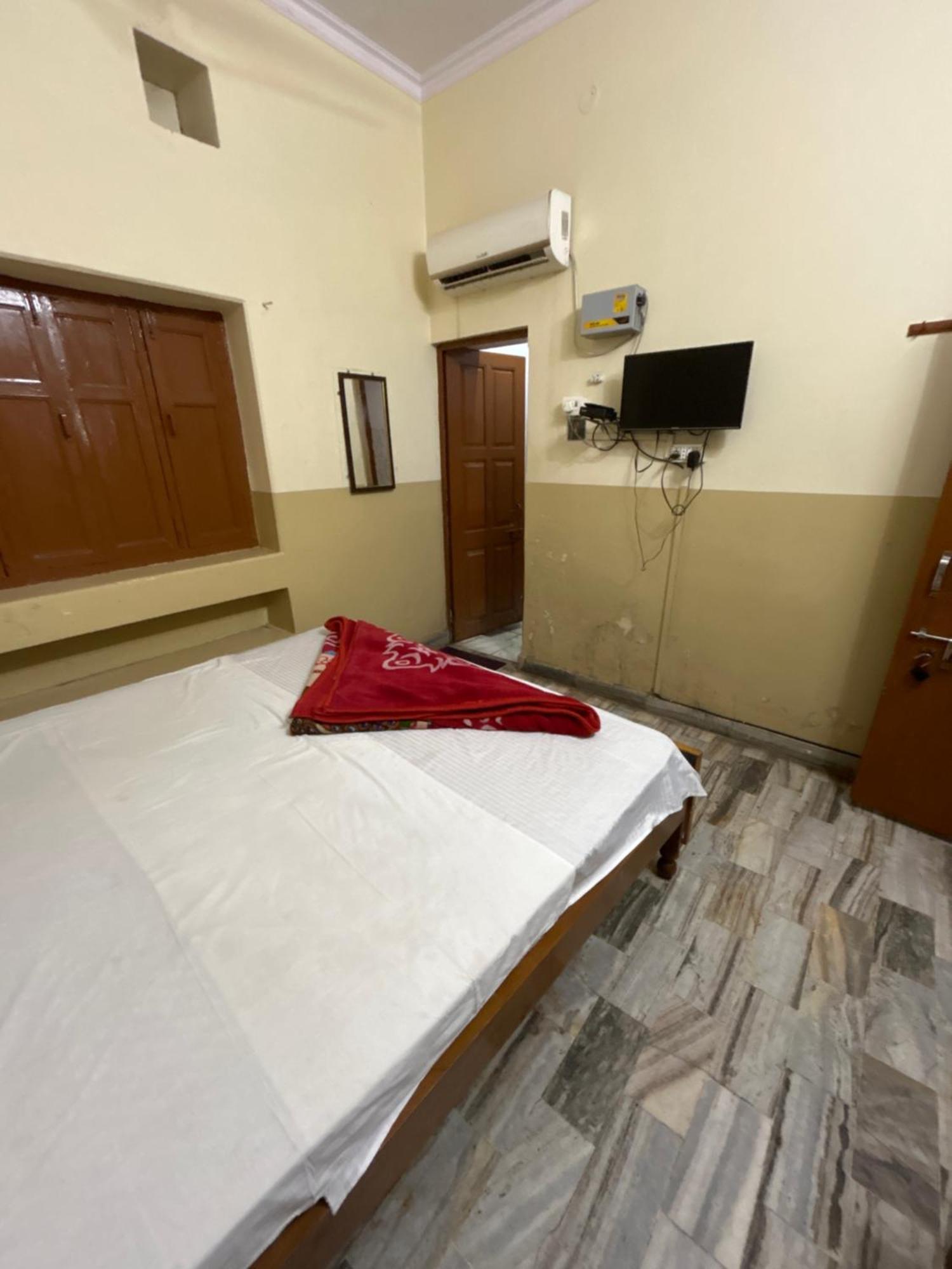Satsang Lodge Varanasi Exterior photo