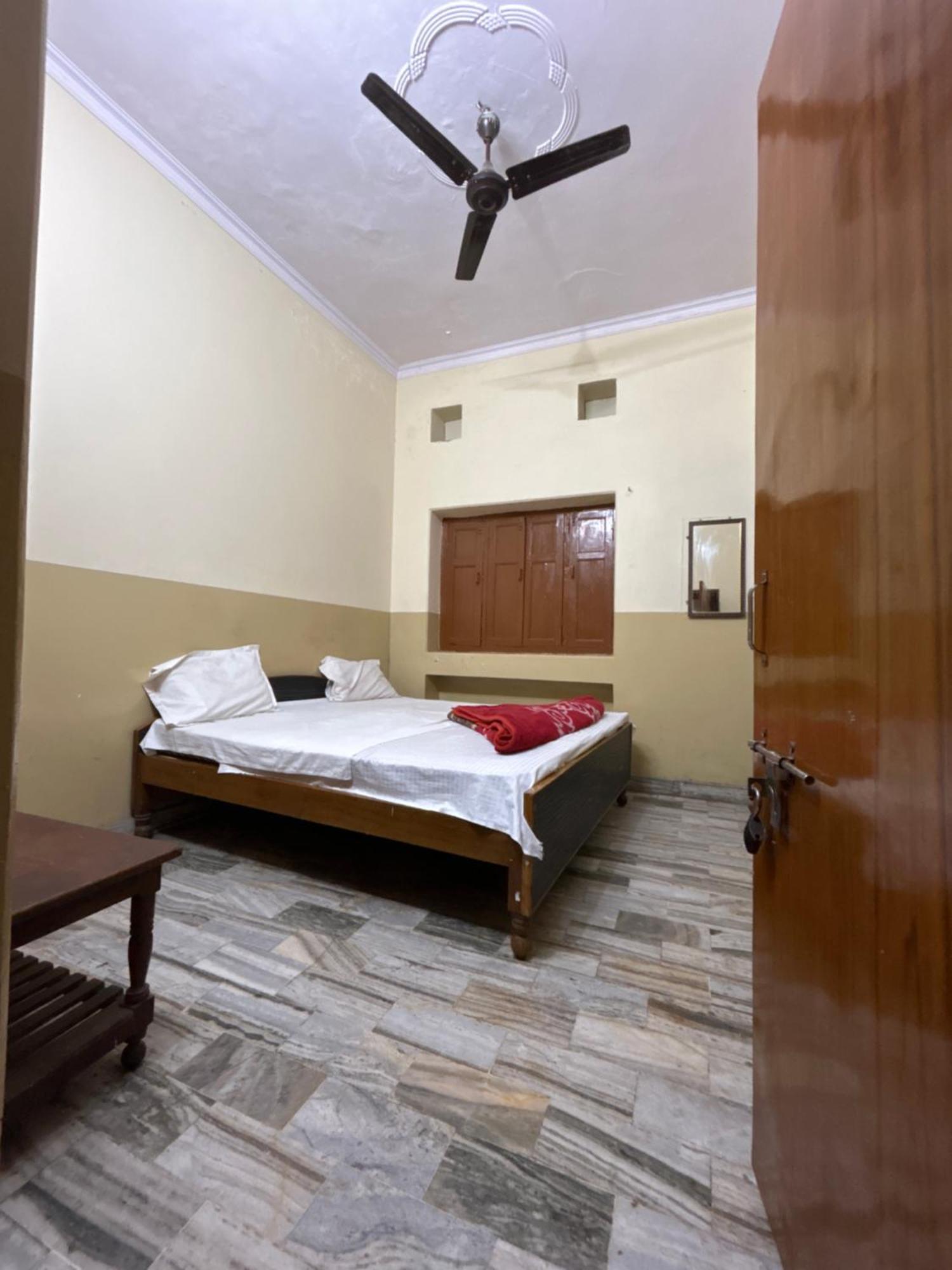 Satsang Lodge Varanasi Exterior photo